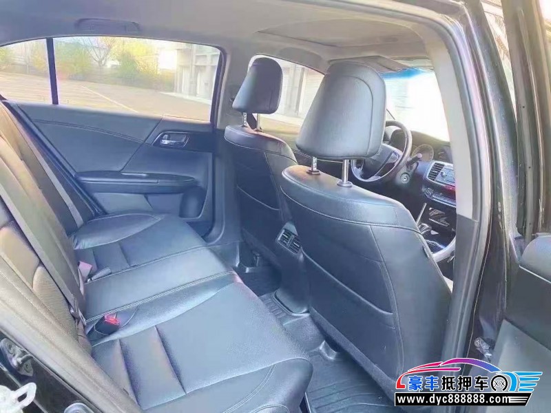 16年本田雅阁轿车抵押车出售