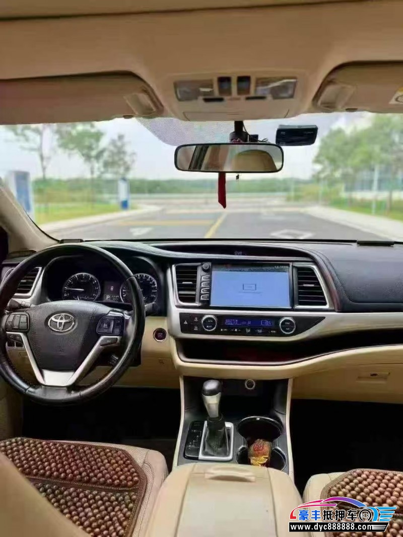 15年丰田汉兰达轿车抵押车出售