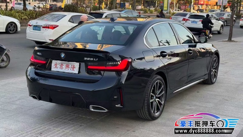 25年宝马3系轿车抵押车出售