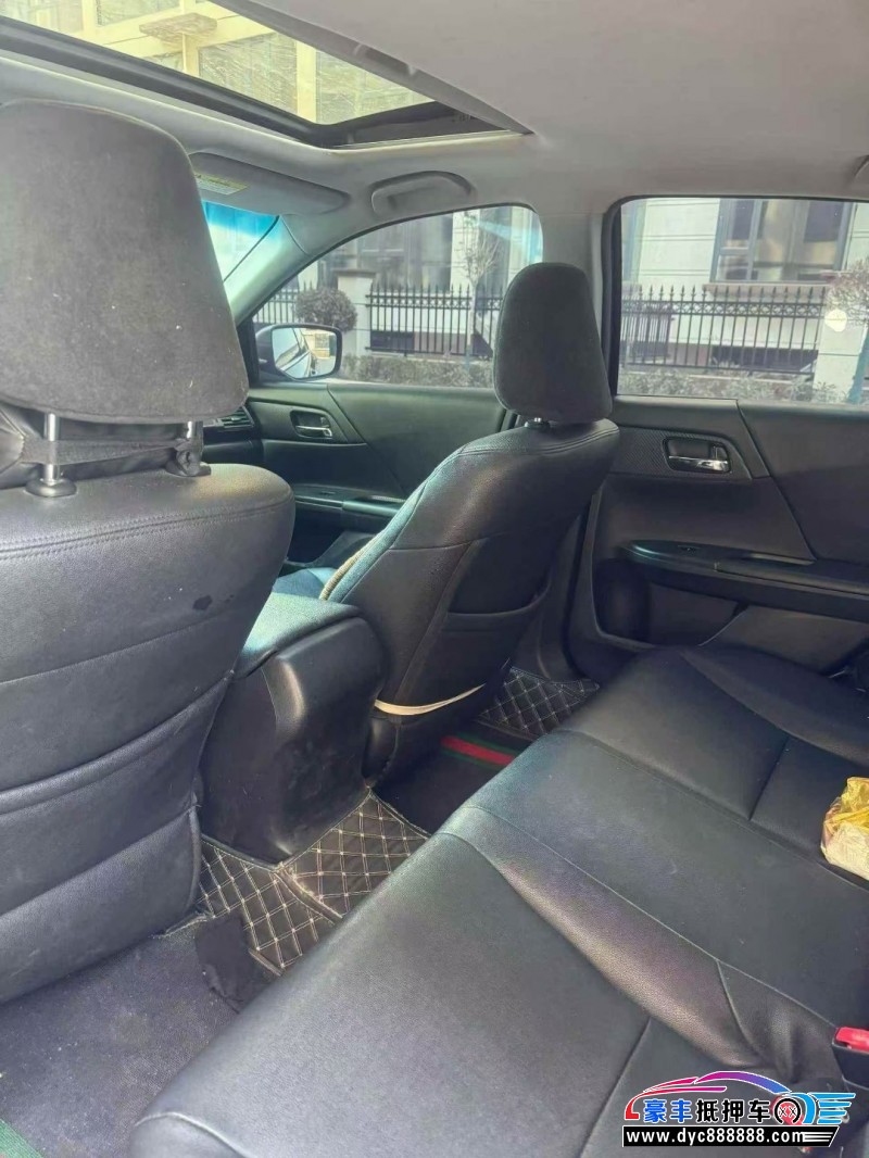 18年本田雅阁轿车抵押车出售