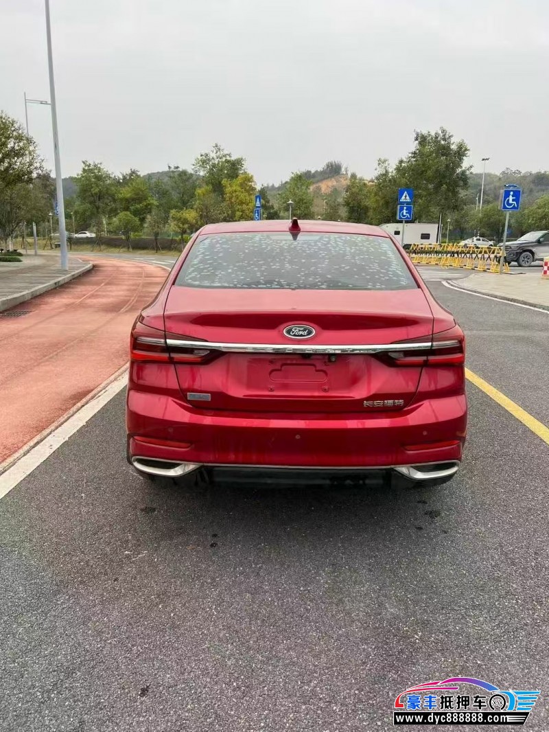 22年福特福睿斯轿车抵押车出售