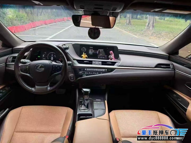 20年雷克萨斯ES轿车抵押车出售