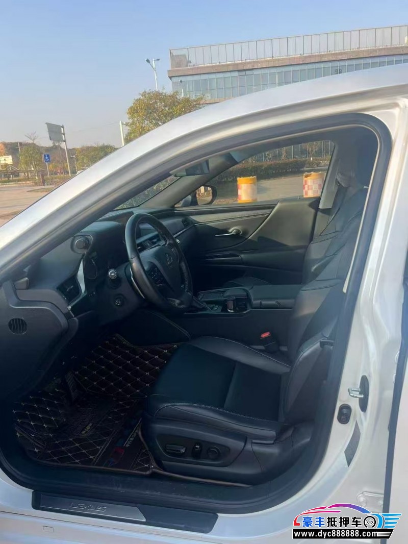 20年雷克萨斯ES轿车抵押车出售