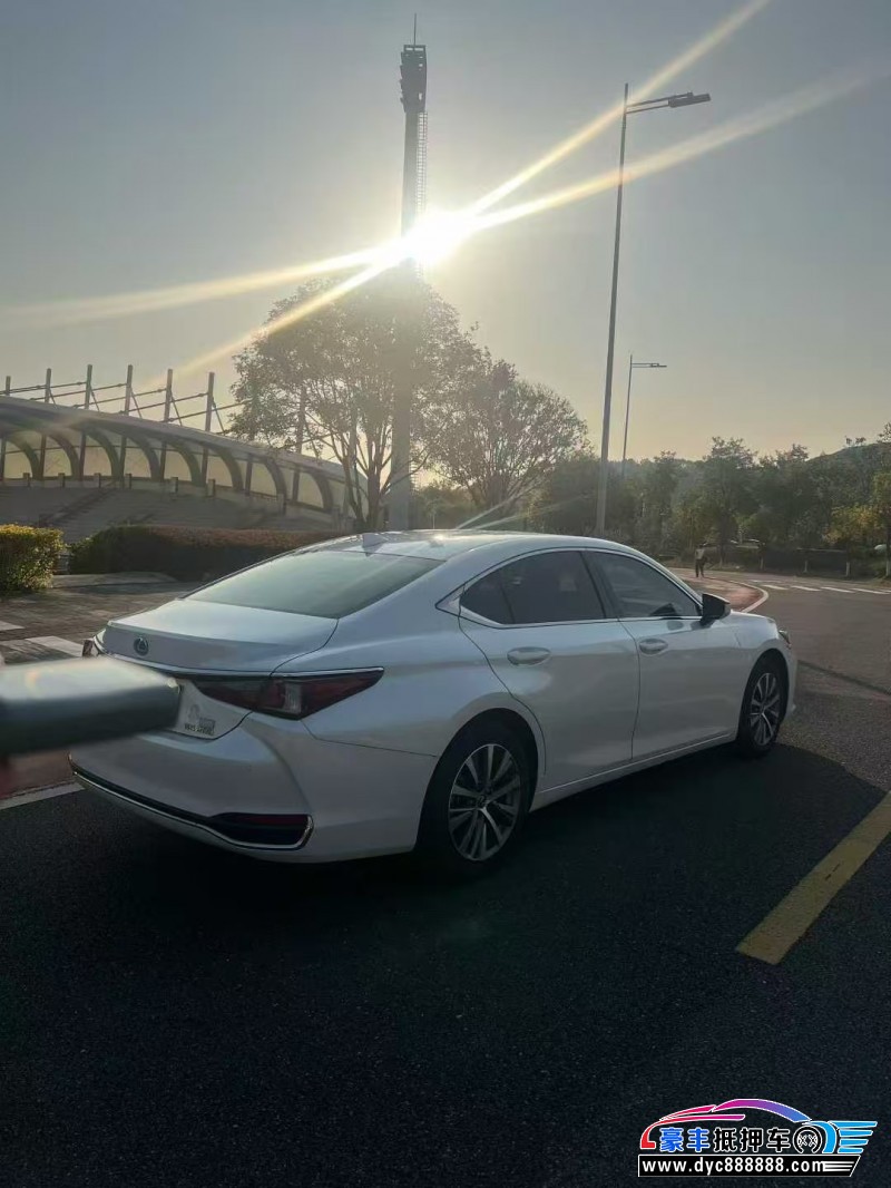 20年雷克萨斯ES轿车抵押车出售