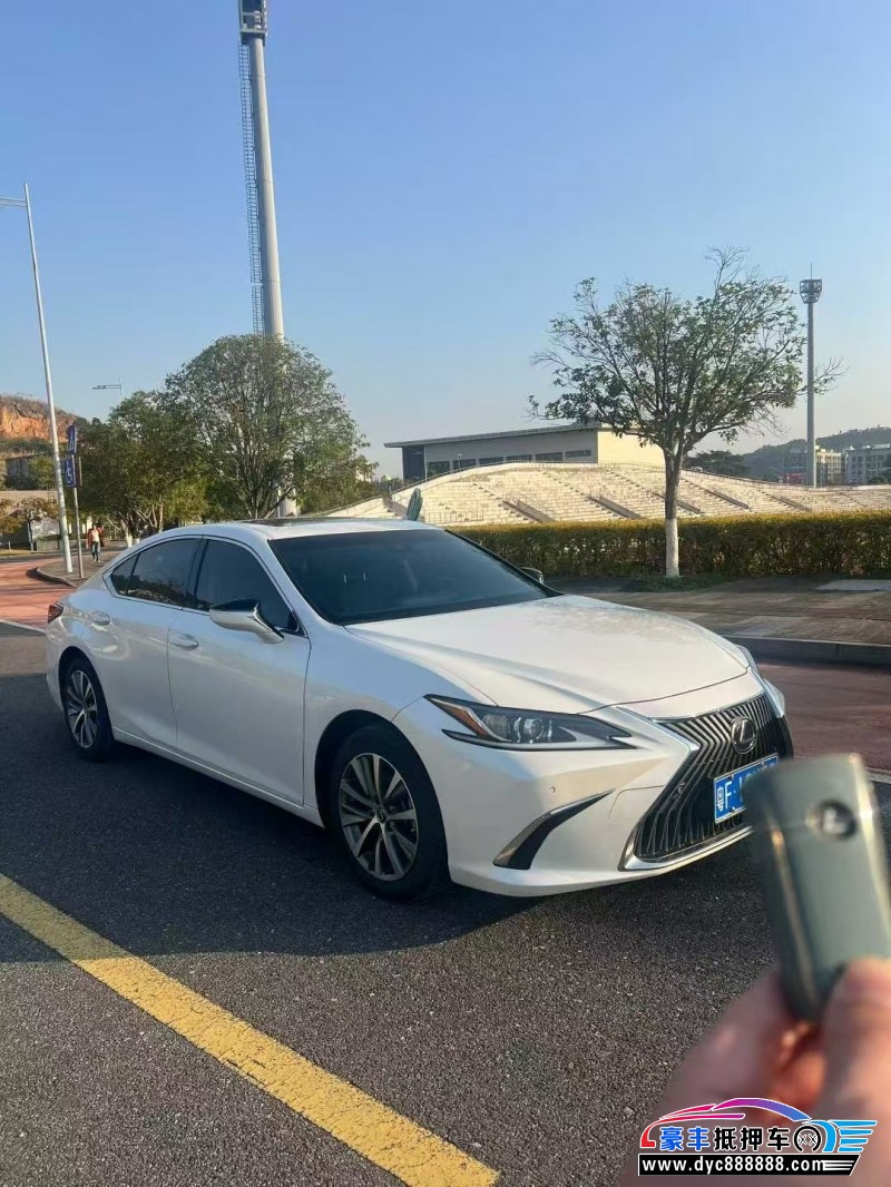 20年雷克萨斯ES轿车抵押车出售