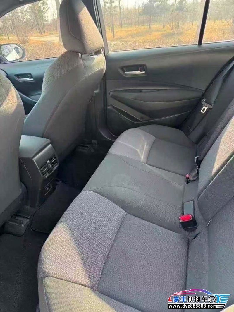 22年丰田雷凌轿车抵押车出售