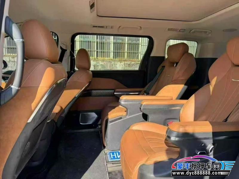 22年红旗HQ9轿车抵押车出售