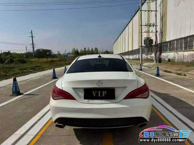 17年奔驰CLA轿车抵押车出售