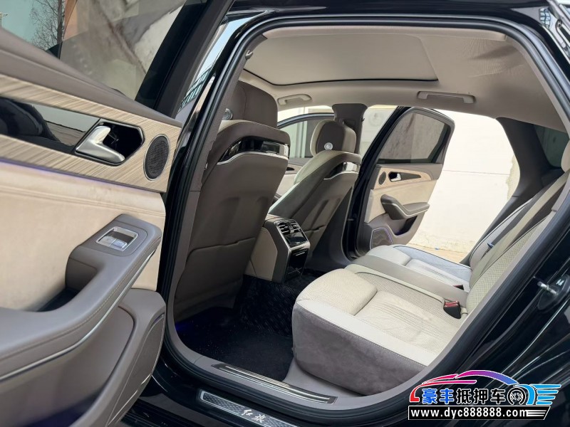 20年红旗H9轿车抵押车出售