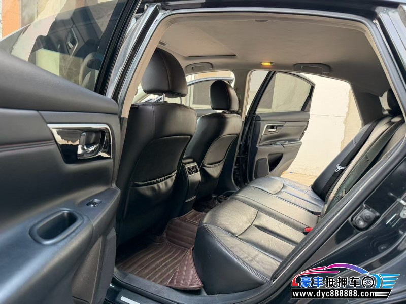 18年日产天籁轿车抵押车出售