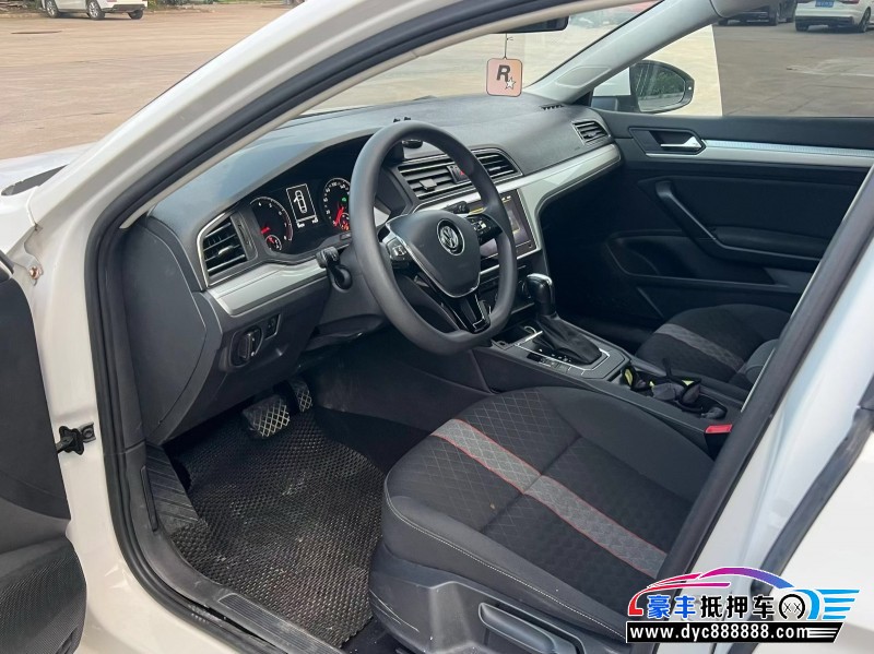 22年大众凌渡轿车抵押车出售