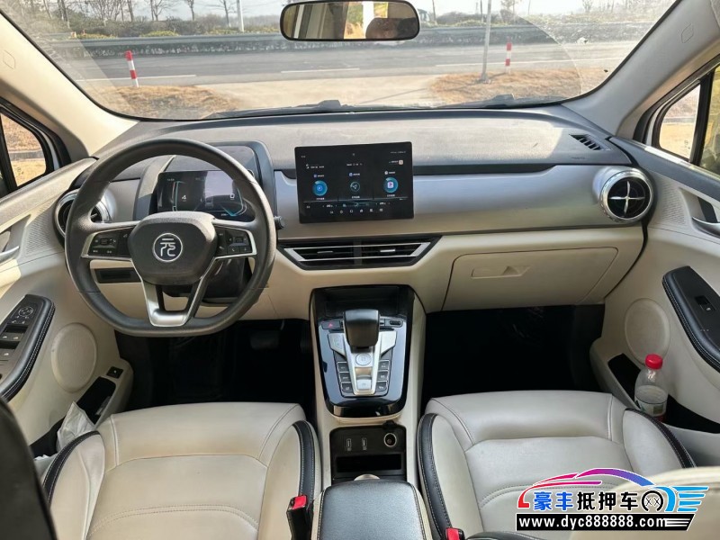 21年比亚迪元轿车抵押车出售