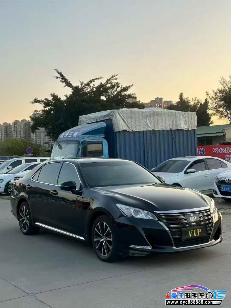 18年丰田皇冠轿车抵押车出售