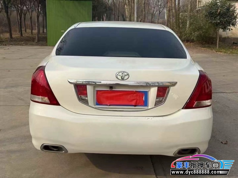 13年丰田皇冠轿车抵押车出售