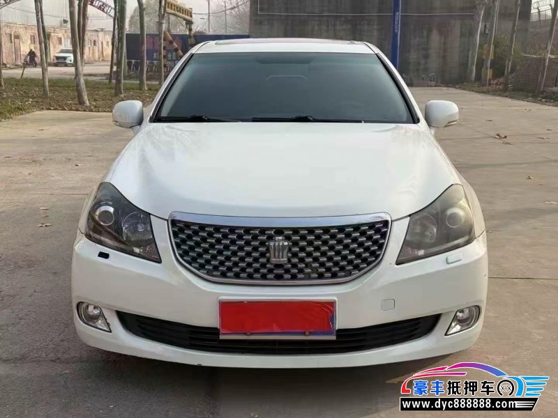 13年丰田皇冠轿车抵押车出售