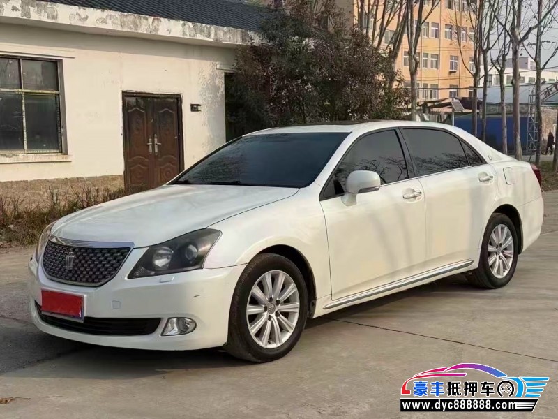 13年丰田皇冠轿车抵押车出售