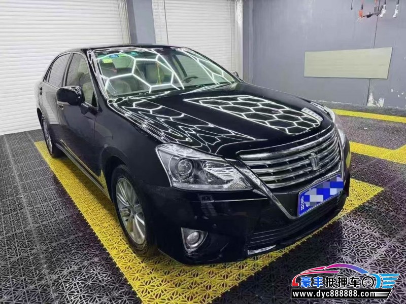 13年丰田皇冠轿车抵押车出售