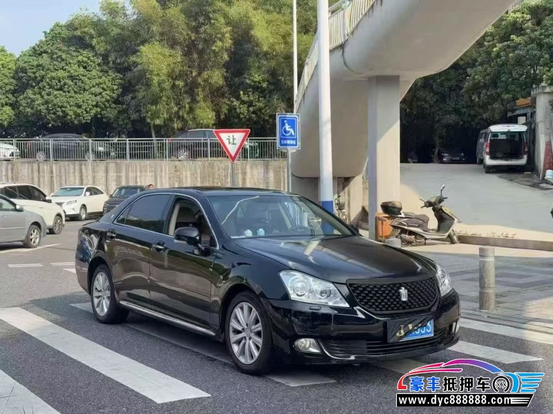 11年丰田皇冠轿车抵押车出售