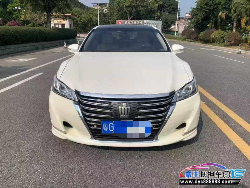 17年丰田皇冠轿车抵押车出售