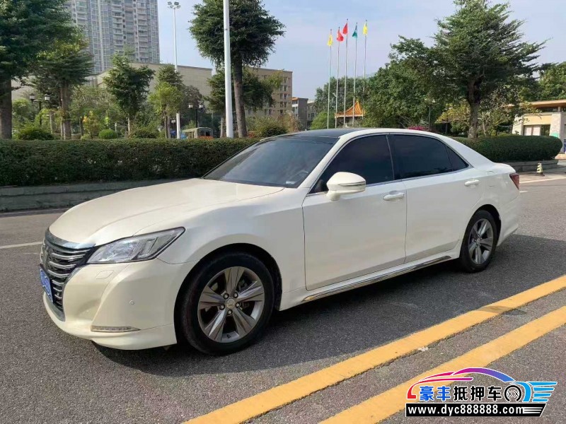 17年丰田皇冠轿车抵押车出售