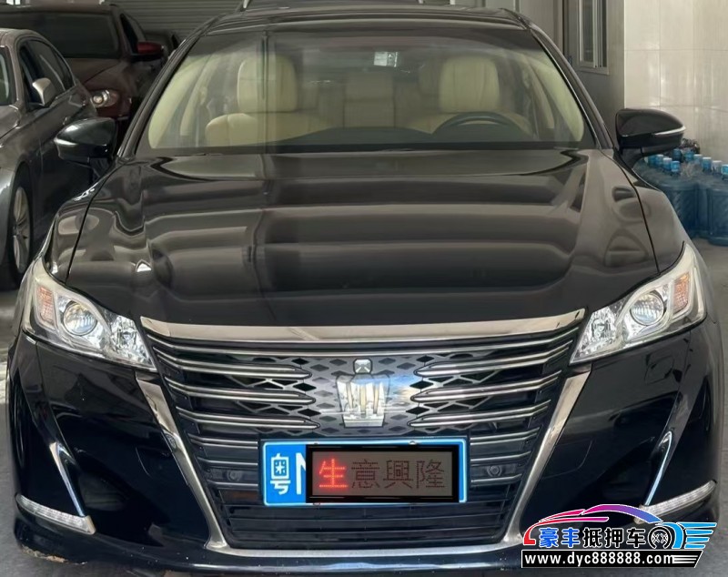 18年丰田皇冠轿车抵押车出售