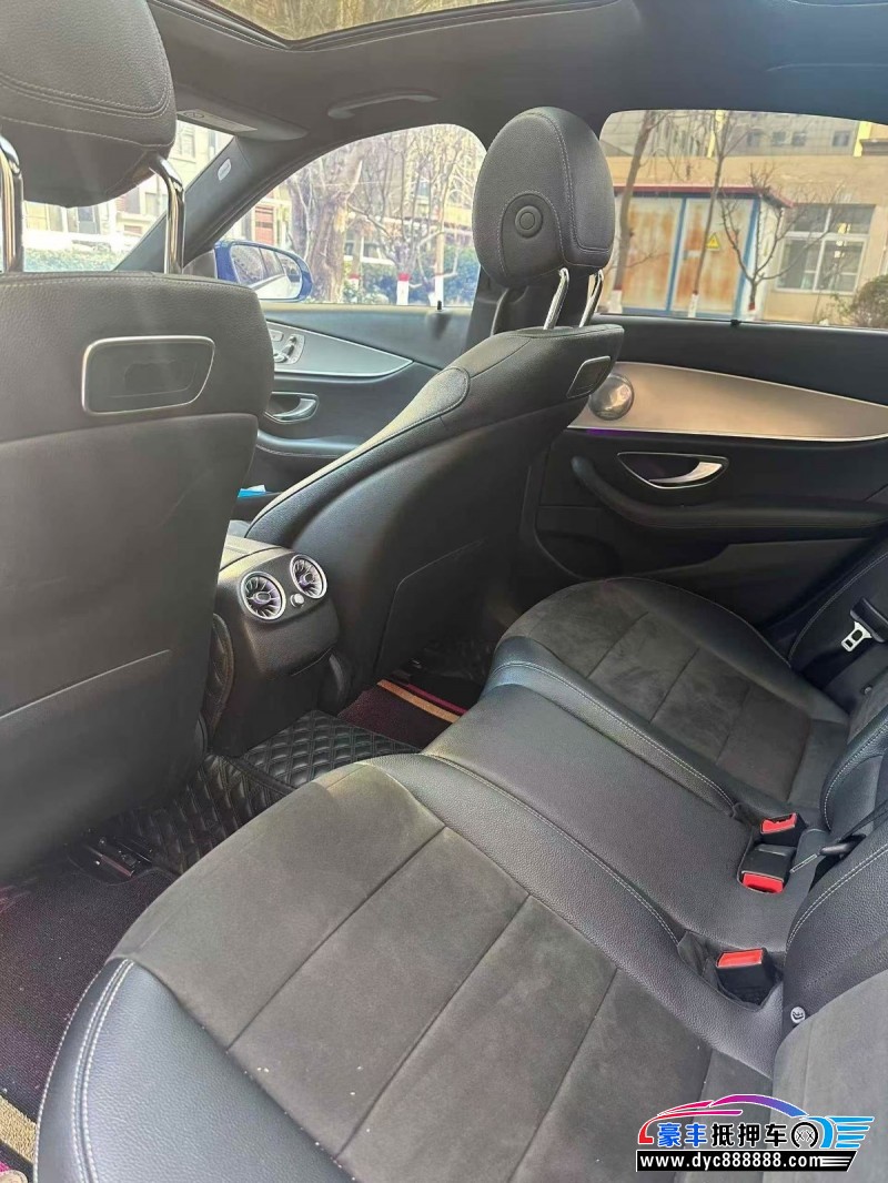 17年奔驰E轿车抵押车出售