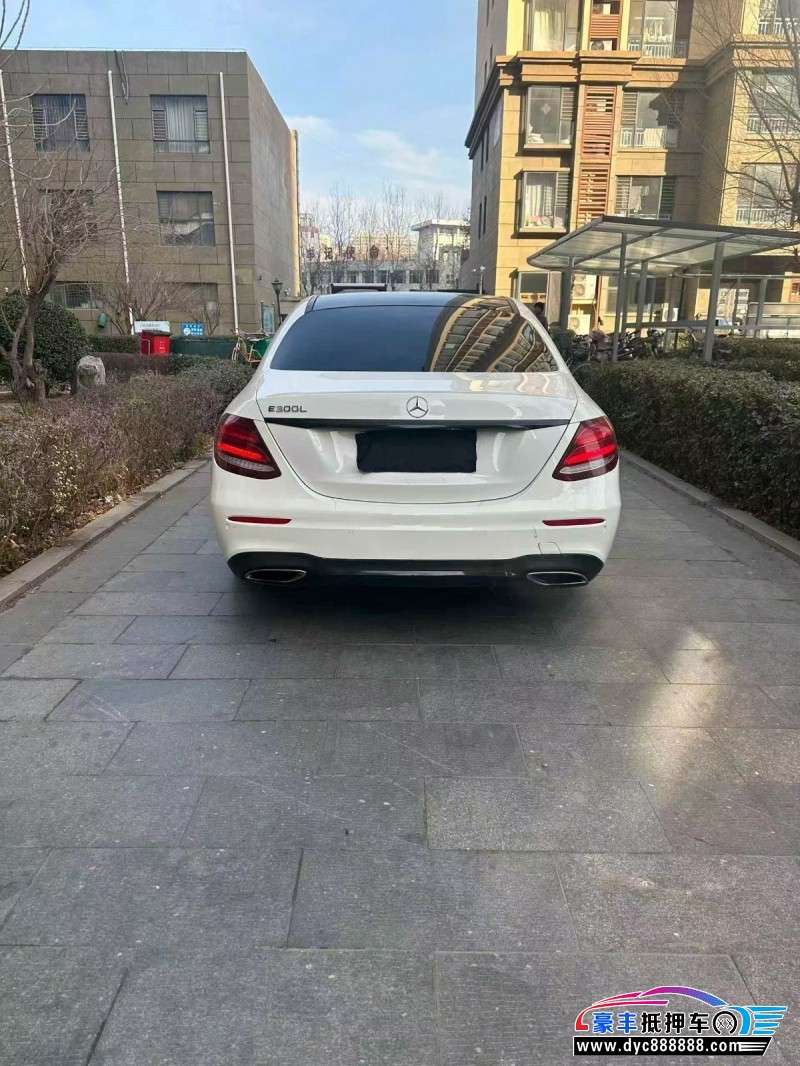 17年奔驰E轿车抵押车出售