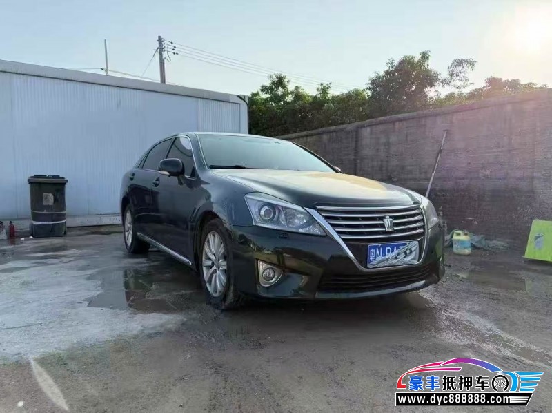 13年丰田皇冠轿车抵押车出售