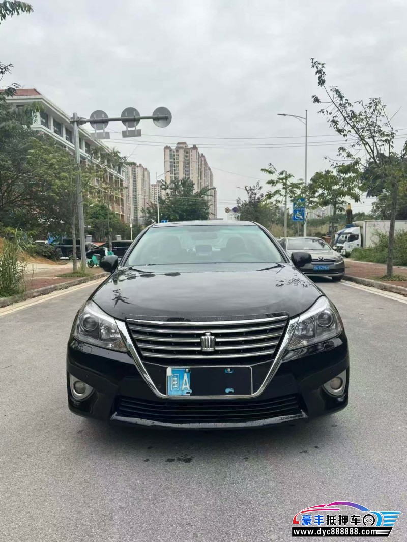 13年丰田皇冠轿车抵押车出售