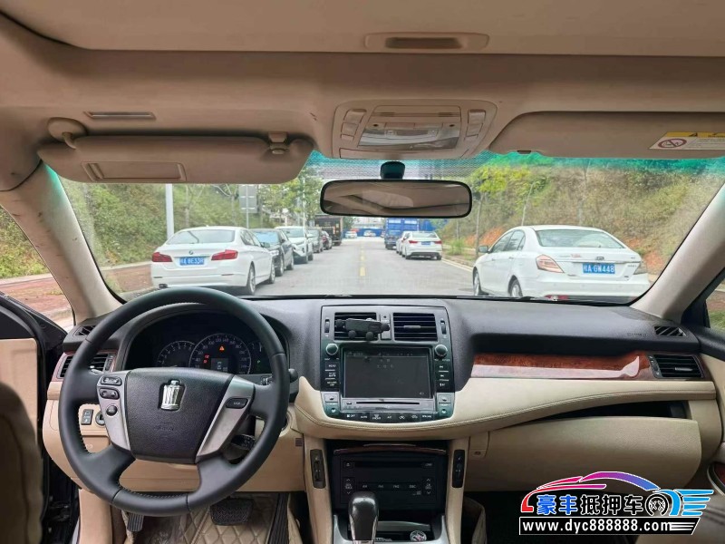 13年丰田皇冠轿车抵押车出售