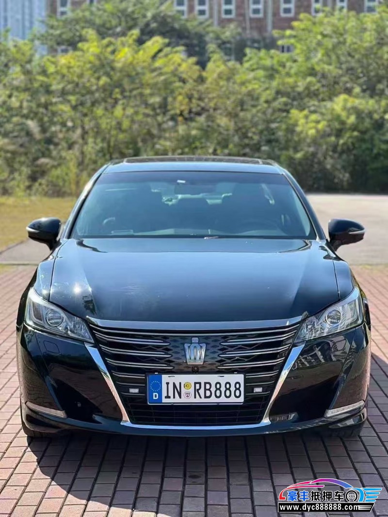 18年丰田皇冠轿车抵押车出售