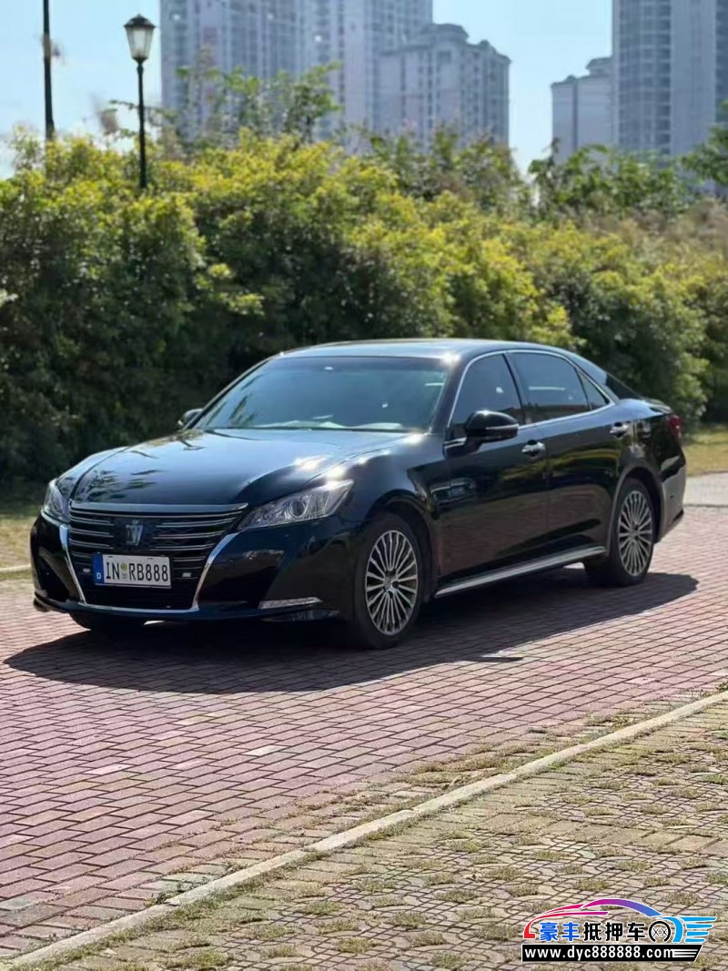 18年丰田皇冠轿车抵押车出售