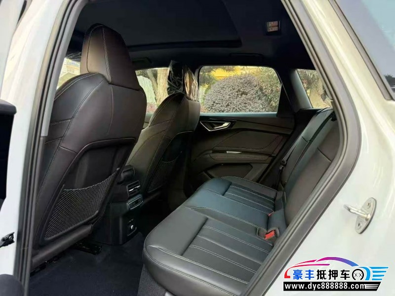 25年奥迪Q4轿车抵押车出售