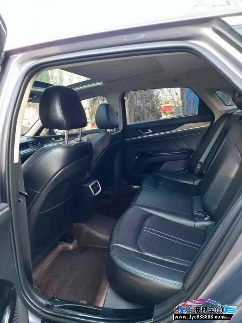 21年起亚K5轿车抵押车出售