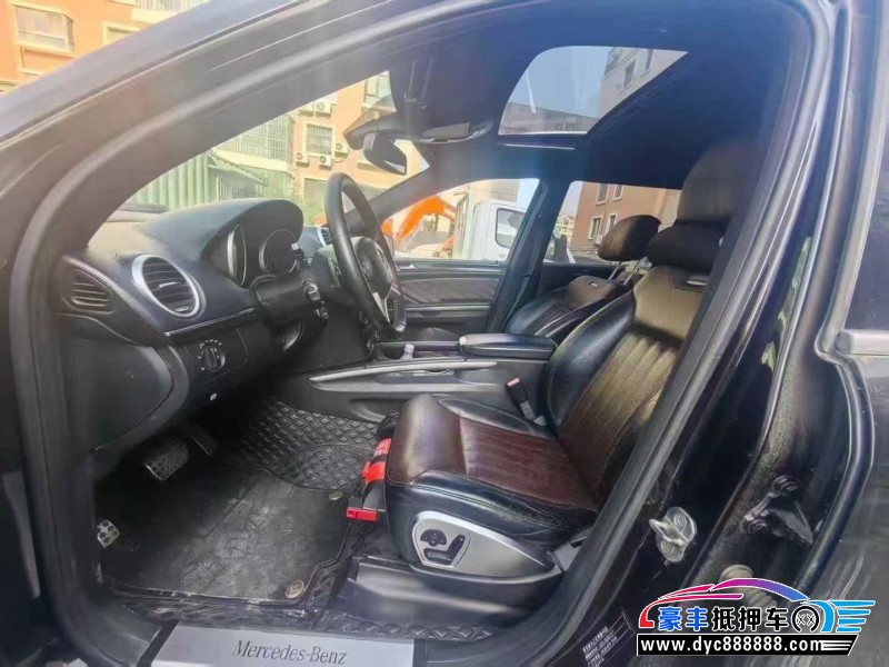 13年奔驰GL轿车抵押车出售