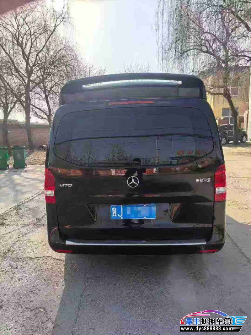 18年奔驰威霆轿车抵押车出售