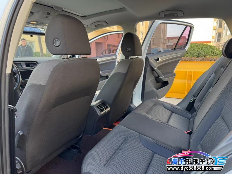 17年大众高尔夫轿车抵押车出售