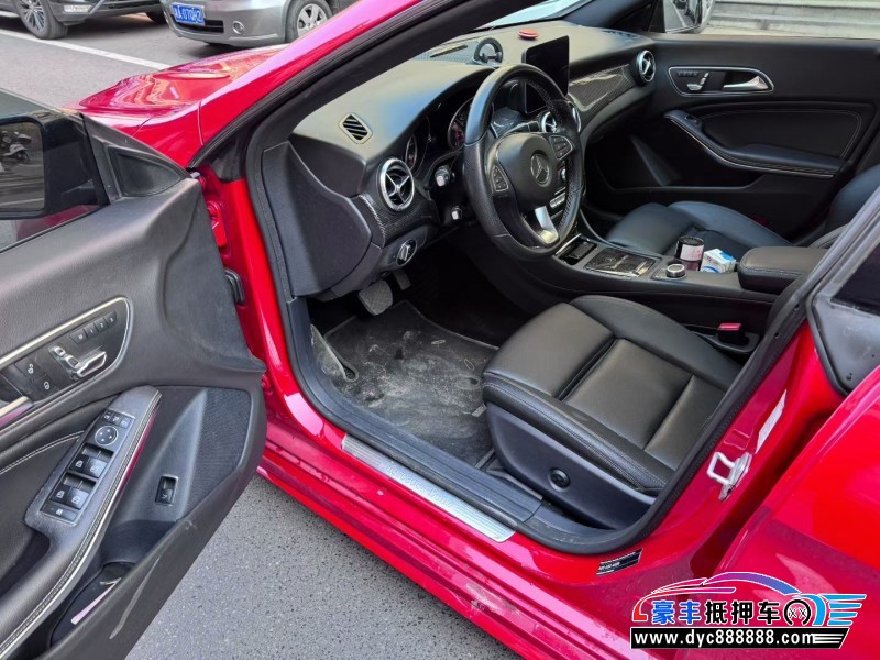 17年奔驰CLA轿车抵押车出售