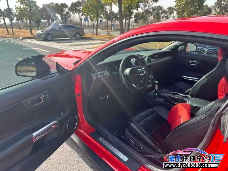 15年福特野马轿车抵押车出售