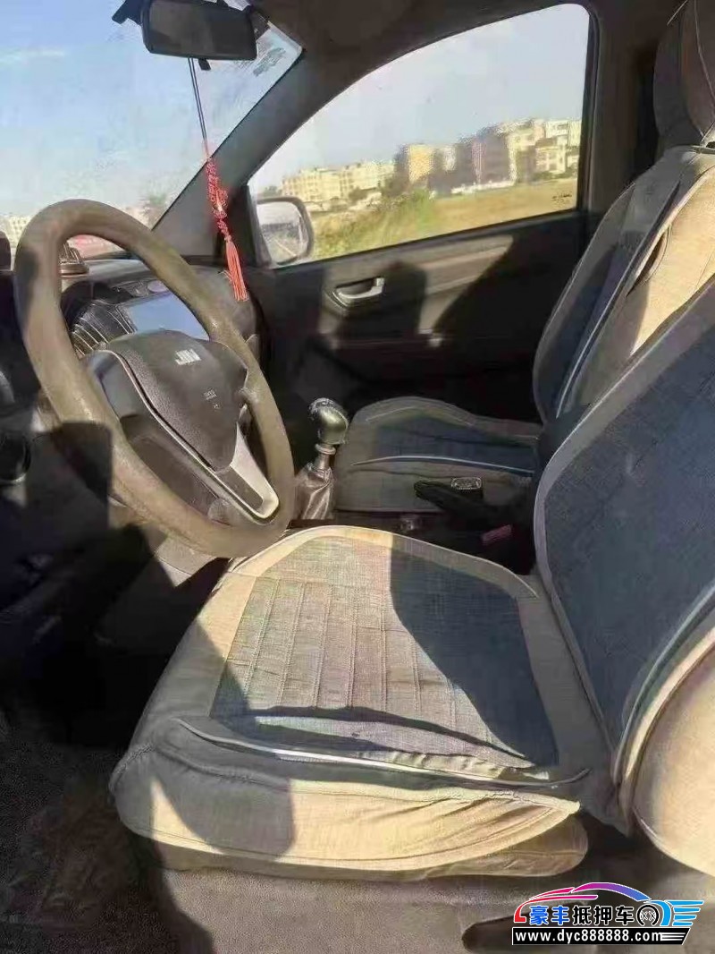 18年五十铃瑞迈轿车抵押车出售