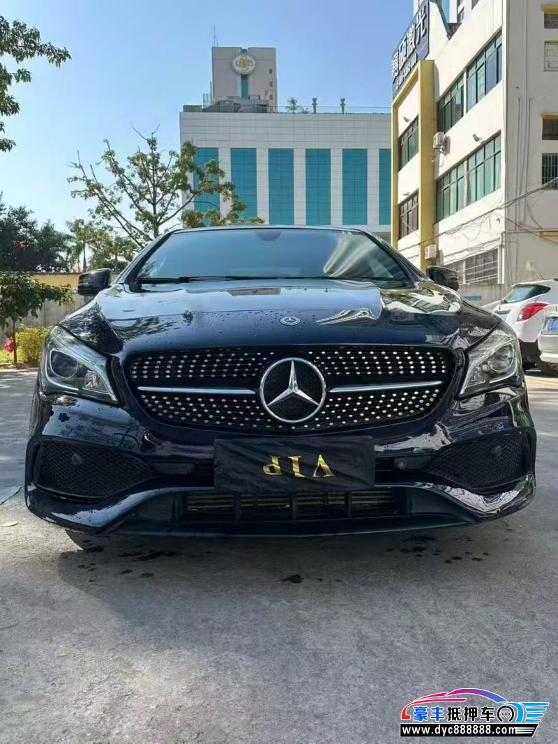 抵押车出售18年奔驰CLA轿车