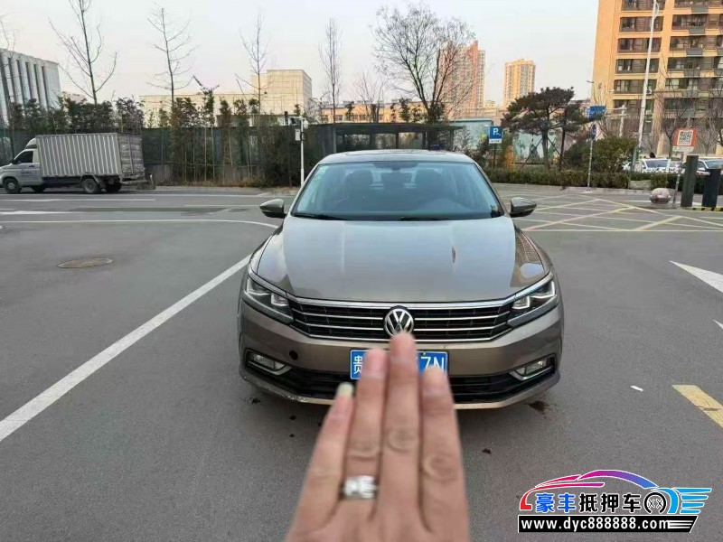 抵押车出售16年大众帕萨特轿车