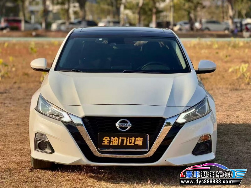 抵押车出售21年日产天籁轿车