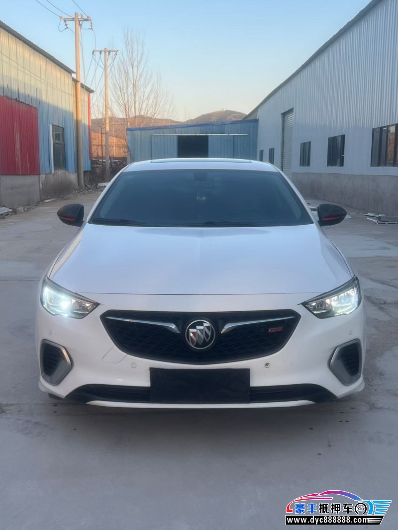 20年别克君威轿车