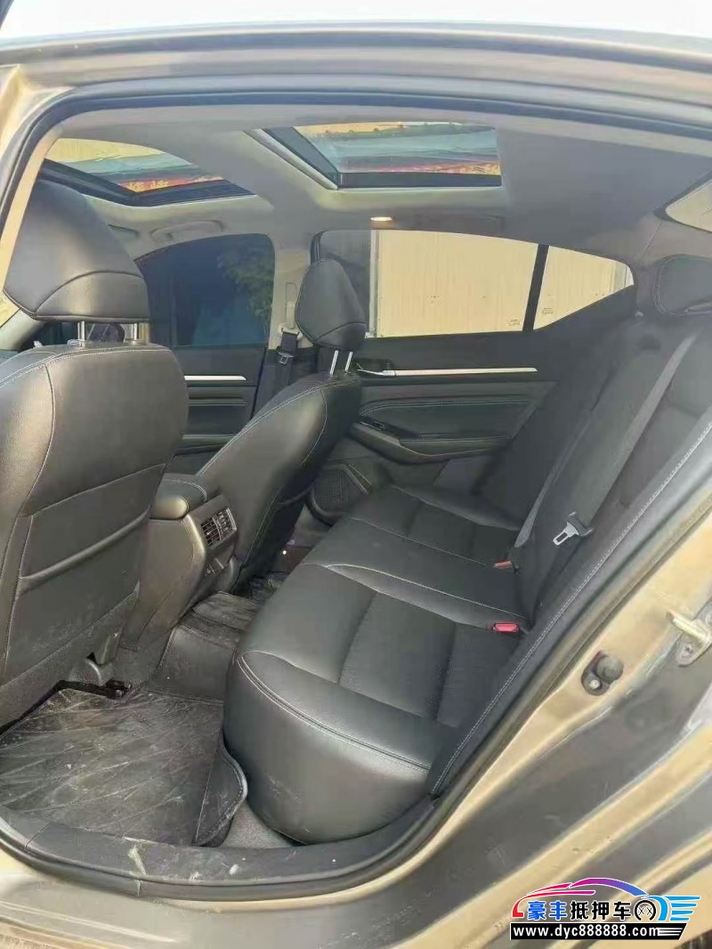 24年日产天籁轿车抵押车出售