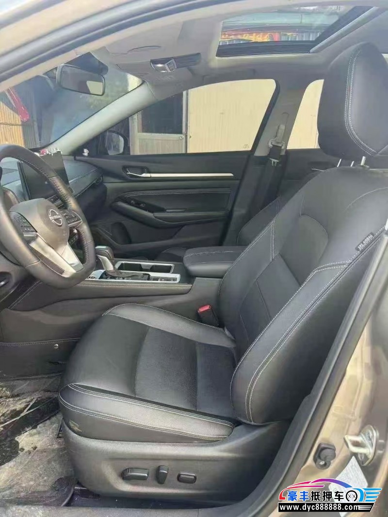 24年日产天籁轿车抵押车出售