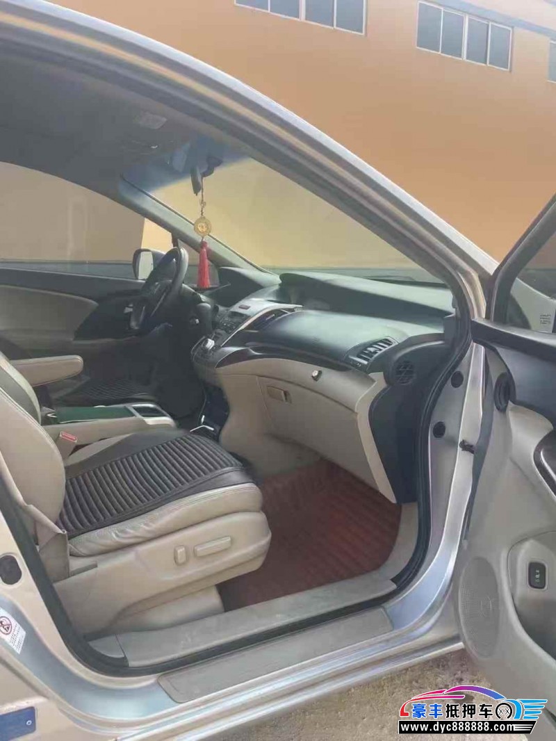 13年本田奥德赛轿车抵押车出售