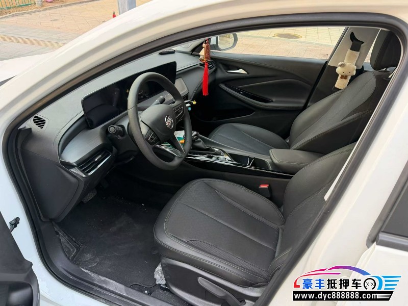 25年别克威朗轿车抵押车出售