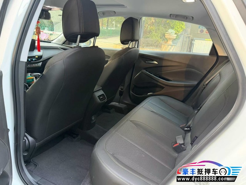 25年别克威朗轿车抵押车出售