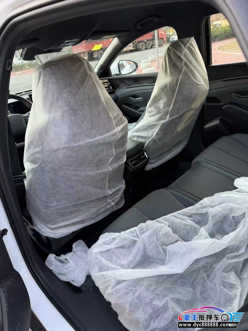 26年比亚迪秦轿车抵押车出售